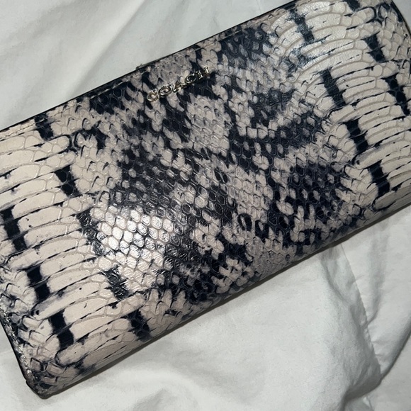 Coach wallet used - Picture 1 of 4